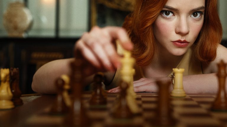 Gambito de dama y otras series de Netflix que tienen récords en la plataforma