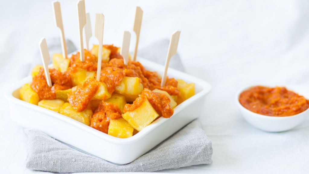 Patatas Con Salsa Brava