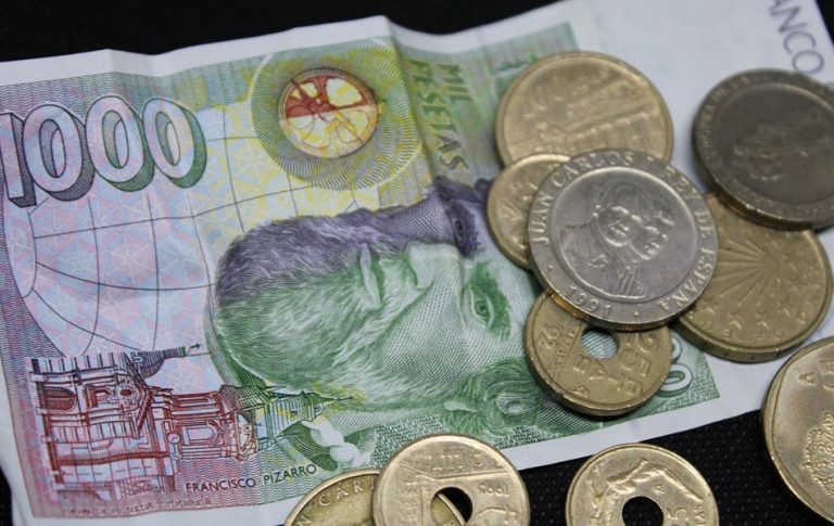 Los españoles aún conservan 1.596 millones de euros en pesetas
