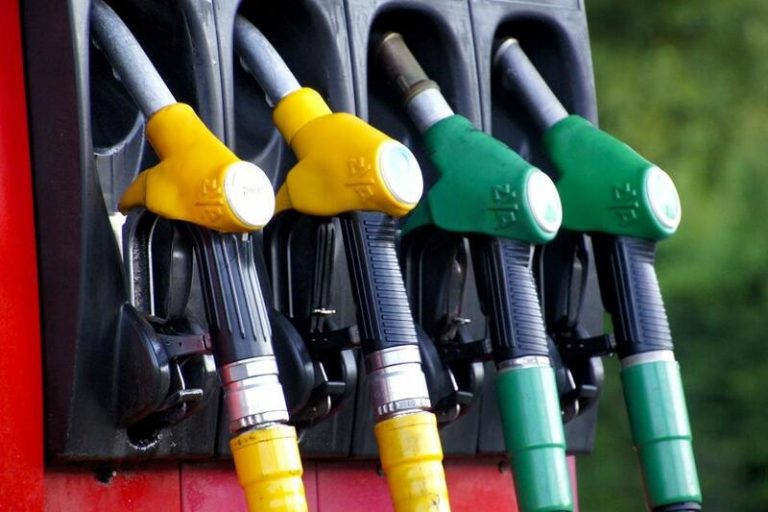 El consumo de combustibles de automoción cae 11,5% en octubre