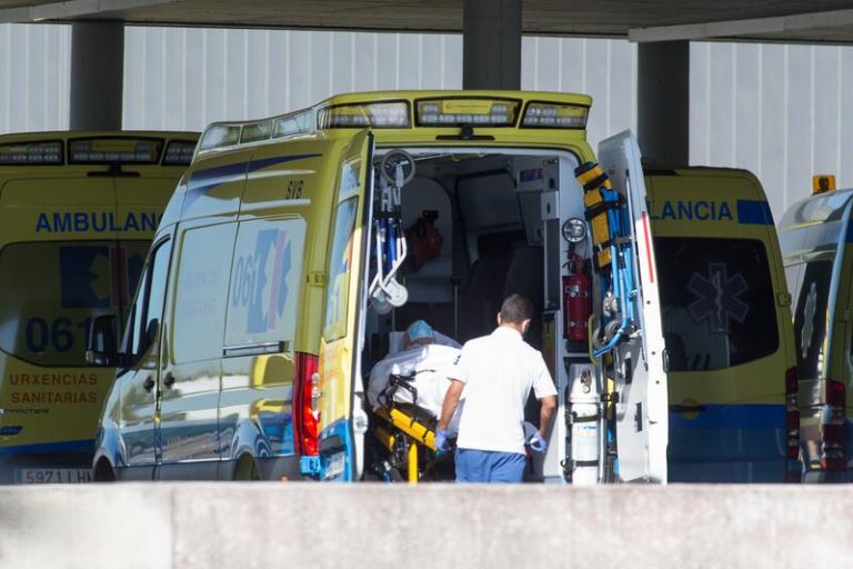 Baja la presión hospitalaria en Galicia y descienden los nuevos casos