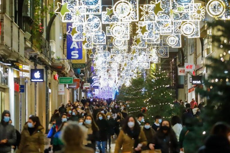 Dos de cada tres consumidores no gastarán más de 600 euros en Navidad por el Covid-19