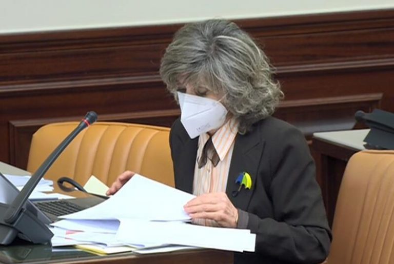 Carcedo lamenta las «descalificaciones groseras» de PP y Vox a la ley de la eutanasia