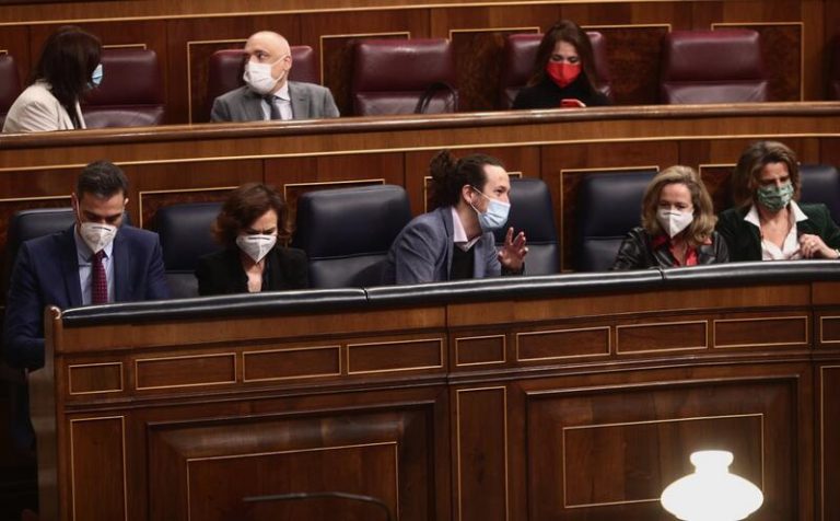 Iglesias insiste en «adaptar» la ley del CGPJ ante el inmovilismo de Casado