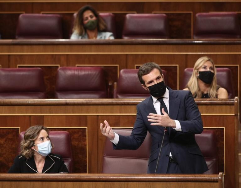 Casado dice que Sánchez esconde al Rey en Cataluña para «no molestar a sus socios»