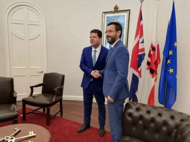 El alcalde de La Línea confía en llegar a un acuerdo con Gibraltar a pesar de la «complejidad»
