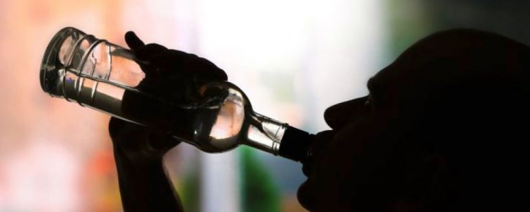 El Congreso rechaza adoptar medidas preventivas para «erradicar» la adicción al alcohol