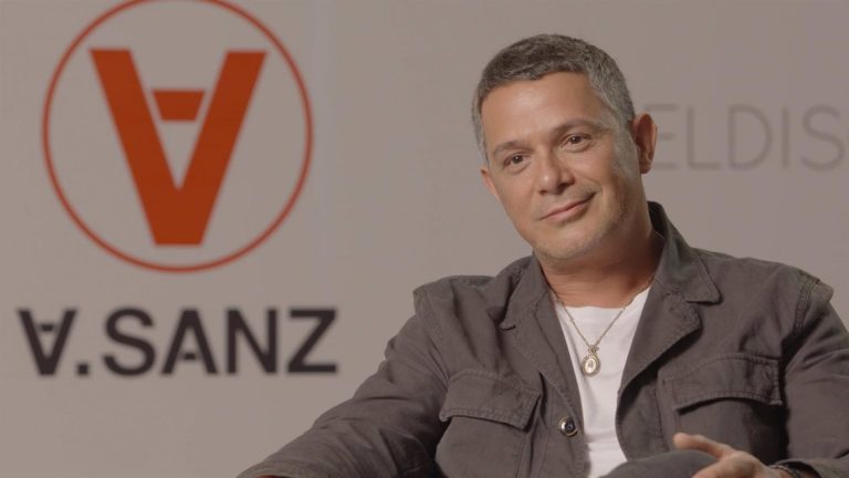 Alejandro Sanz cumple 52 años, enamorado y más radiante que nunca