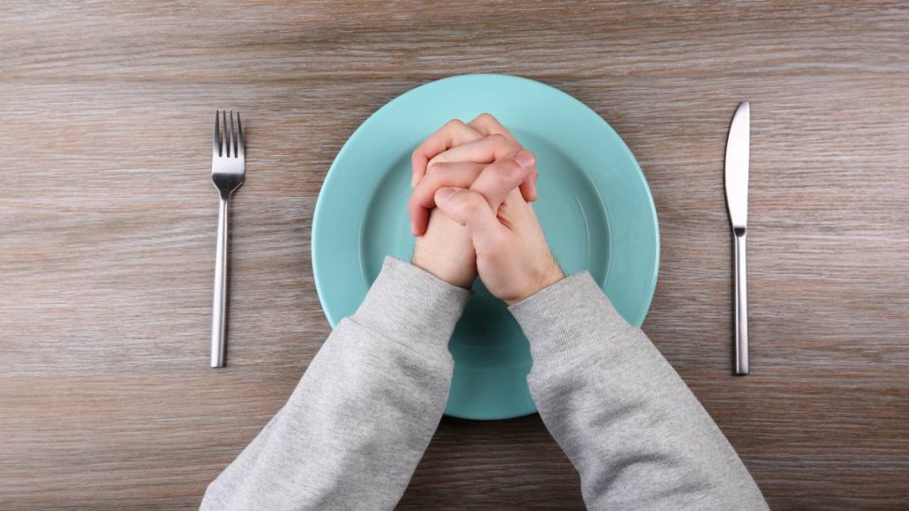 Dejar De Comer No Es Dieta