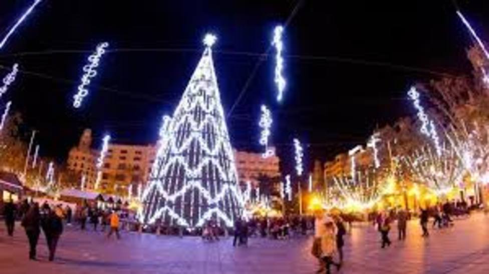 Para El Disfrute De La Familia Las Calles De España Se Visten De Navidad