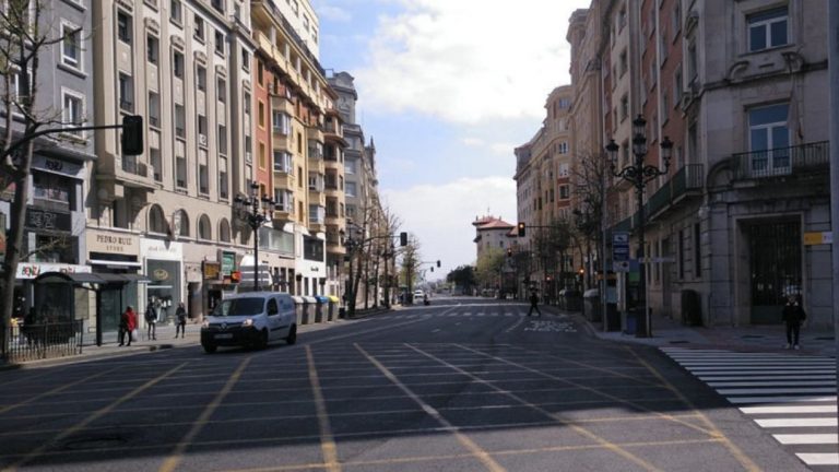 Cantabria estudia más restricciones: «Esto no pinta que vaya a mejor, sino a peor»
