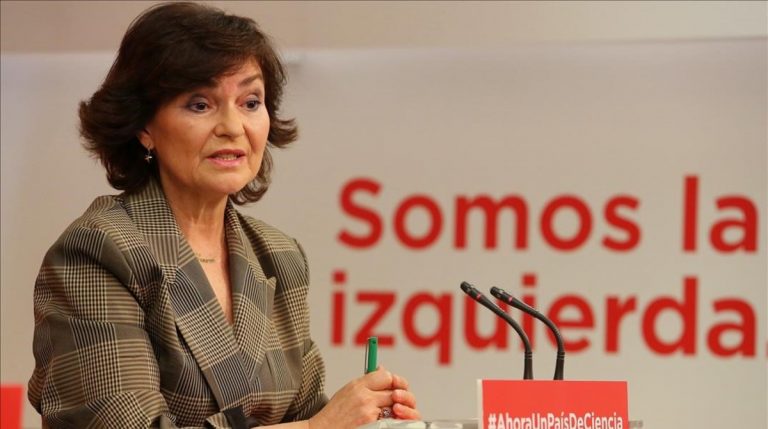 Calvo pide que la vacunación no se convierta en una «carrera de competición política»