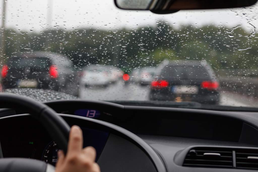 Cómo Conducir En Días De Lluvia 