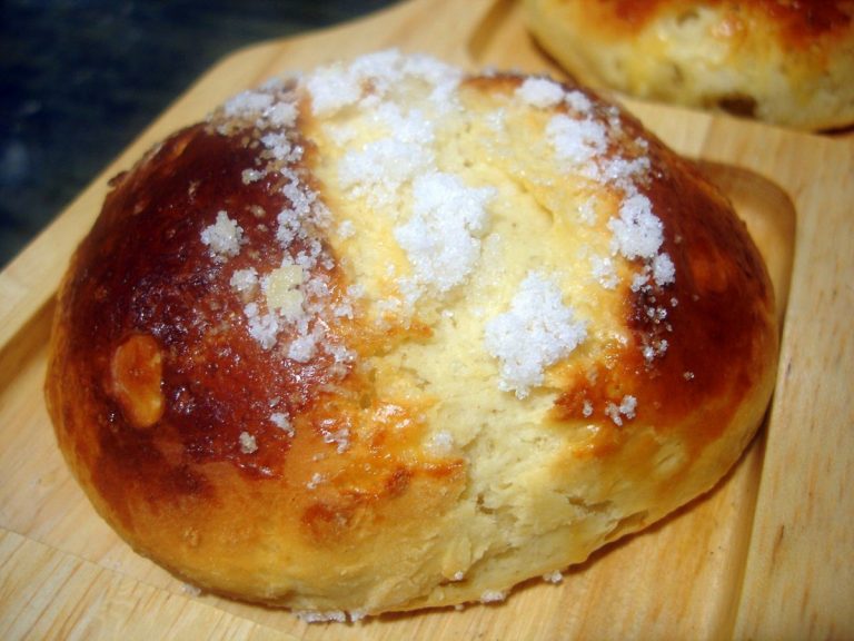 Cómo hacer bollos suizos caseros