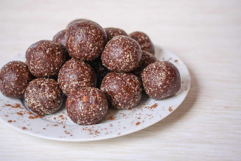 Cómo hacer los bocados de avellanas y chocolate de Karlos Arguiñano