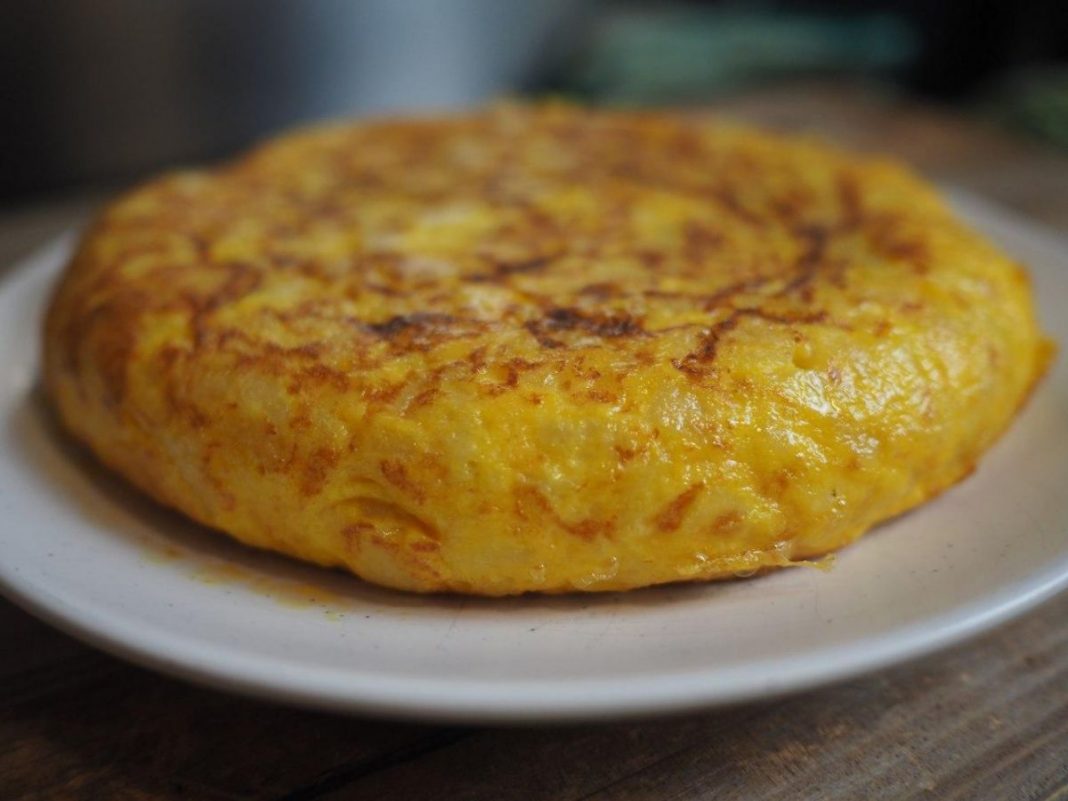 Cómo hacer una tortilla de patatas al microondas en menos de 15 minutos