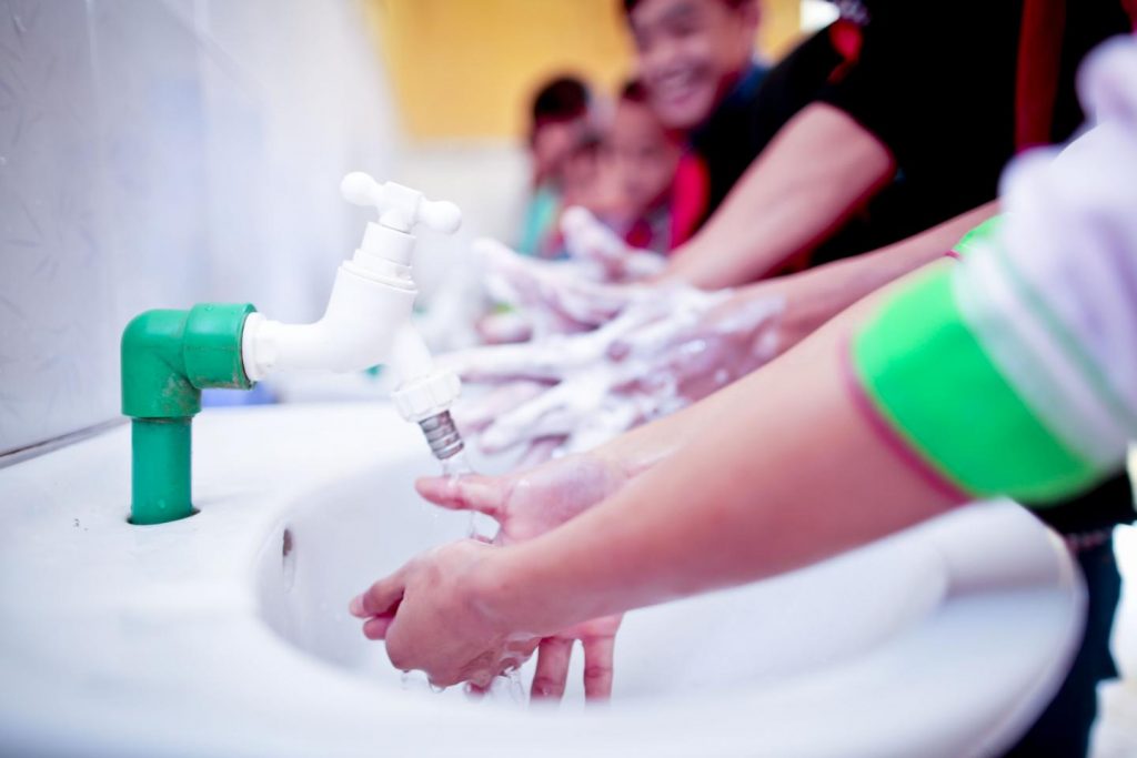 ¿Cómo podemos contagiarnos de enfermedades si no nos lavamos las manos?