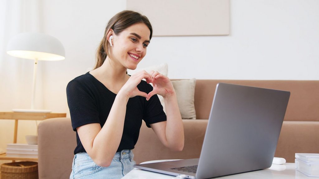 Chica Con Google
