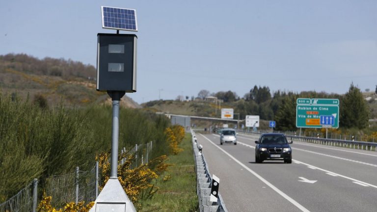 Un juez condena a la DGT por no garantizar el funcionamiento de sus radares