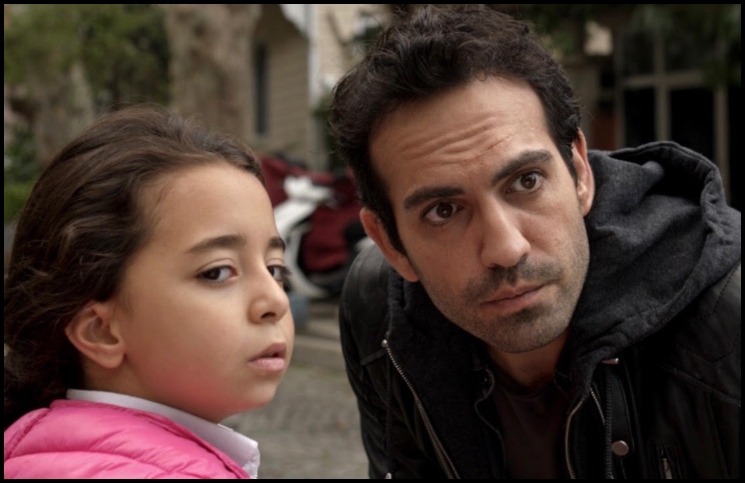 Demir, El Padre De La Protagonista