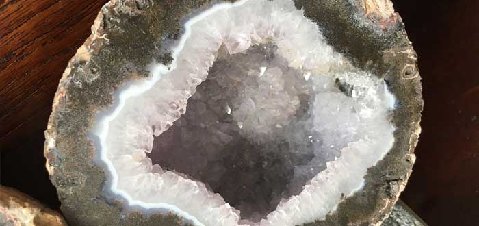 ¿Cuáles Son Los Minerales Más Comunes En Una Geoda?