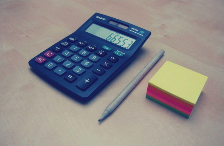 Economistas avisan de «efectos colaterales» del Covid en el Impuesto de Sociedades