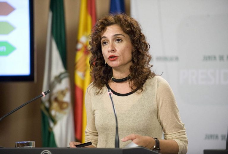 Montero agradece a ERC y Bildu el apoyo a los PGE