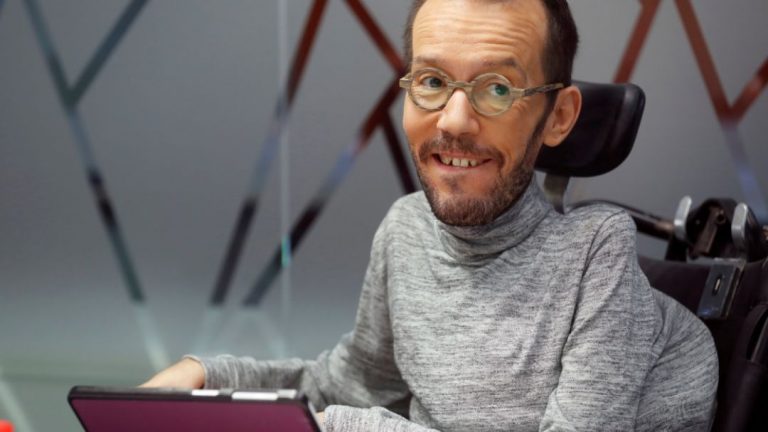Echenique sobre Juan Carlos I: «Menudo día ha elegido para confesar que ha defraudado a Hacienda»