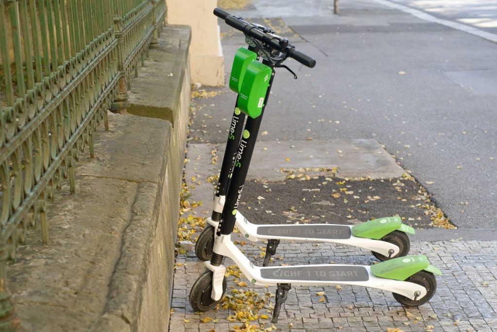 Patinete Eléctrico: Las Multas Que Te Van A Endosar Por Usarlo Mal