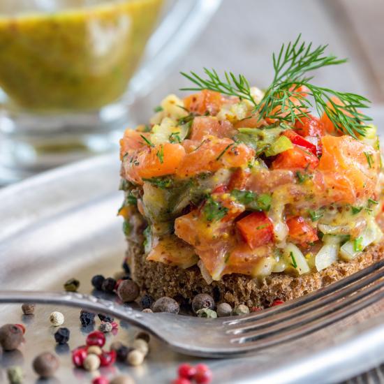 Tartar De Salmón Con Naranja A Los Carlos Maldonado