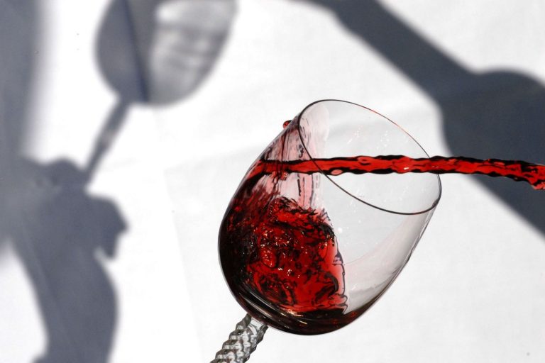 Vinos tintos de España por menos de 30 euros extraordinarios para Navidad