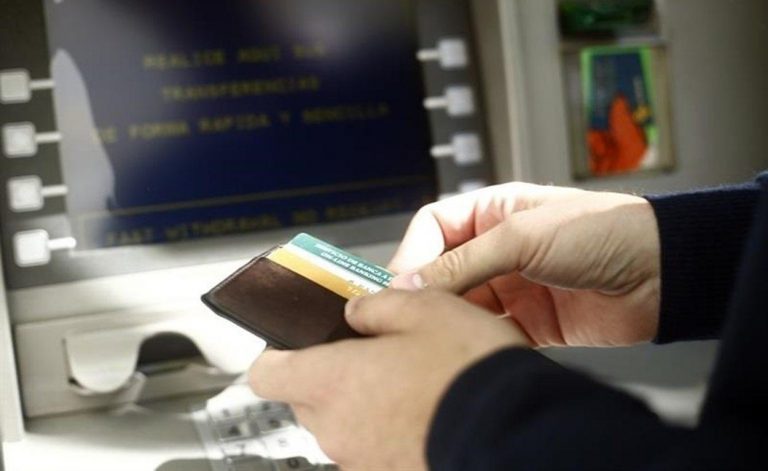 Bruselas valora crear una red europea de ‘bancos malos’ europeos