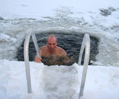 ¿Realmente El Agua Fría Soluciona Los Problemas Del Ser Humano?