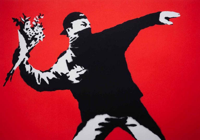 Flores, globos y paraguas de Banksy ya están en el Círculo de Bellas Artes de Madrid