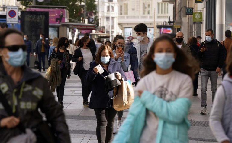 Cataluña registra 902 casos y 19 fallecidos más en las últimas 24 horas