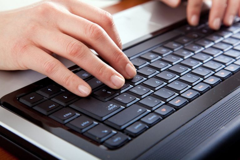Cómo apuntarse a una oferta de trabajo por Internet
