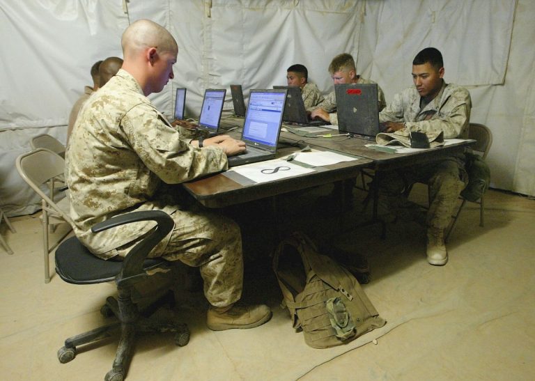 Fiscalía pide más información a Defensa sobre el chat de militares retirados