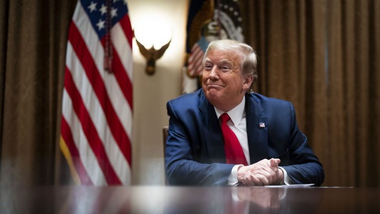 China tilda de «frívolo» que Trump les acuse de los ataques informáticos a los EEUU