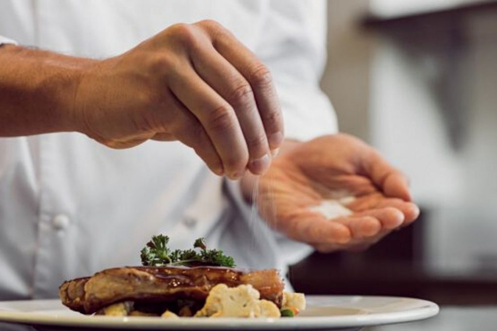 Patatas, Harina, Salchichas... Alimentos Que No Debes Comer Crudos ¡Por Tu Bien!