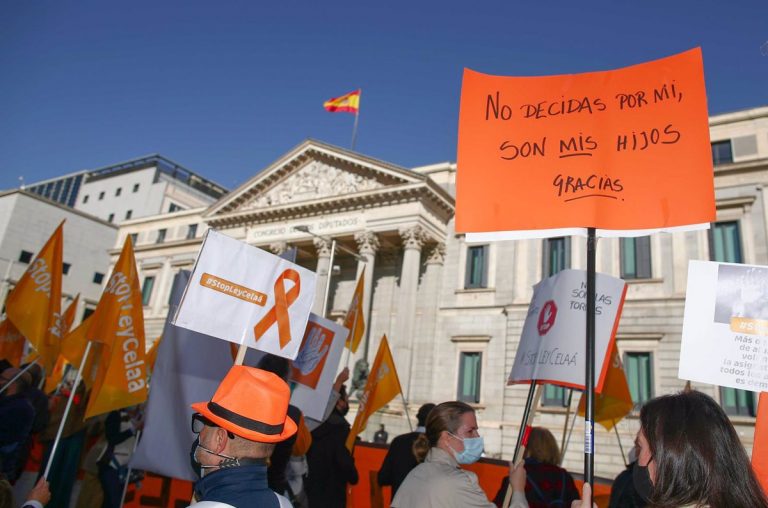 La concertada se concentra este miércoles ante el Senado