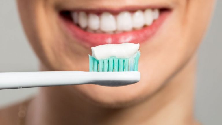 Garzón propone ampliar la salud bucodental en la sanidad pública