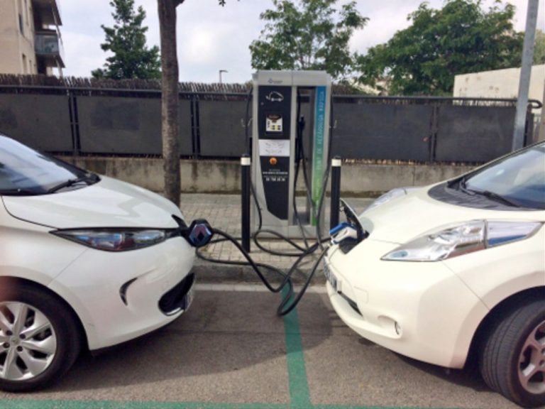 Endesa instalará cargadores para vehículos eléctricos en los pueblos de España