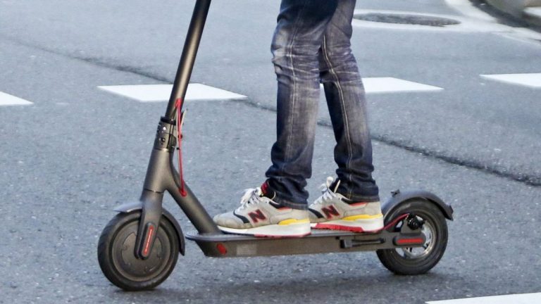 Velocidad, batería… Esto es en lo que debes fijarte para comprar un patinete eléctrico