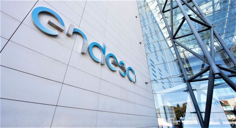Endesa informa de que 4.900 clientes se han quedado sin suministro por el temporal en Cataluña