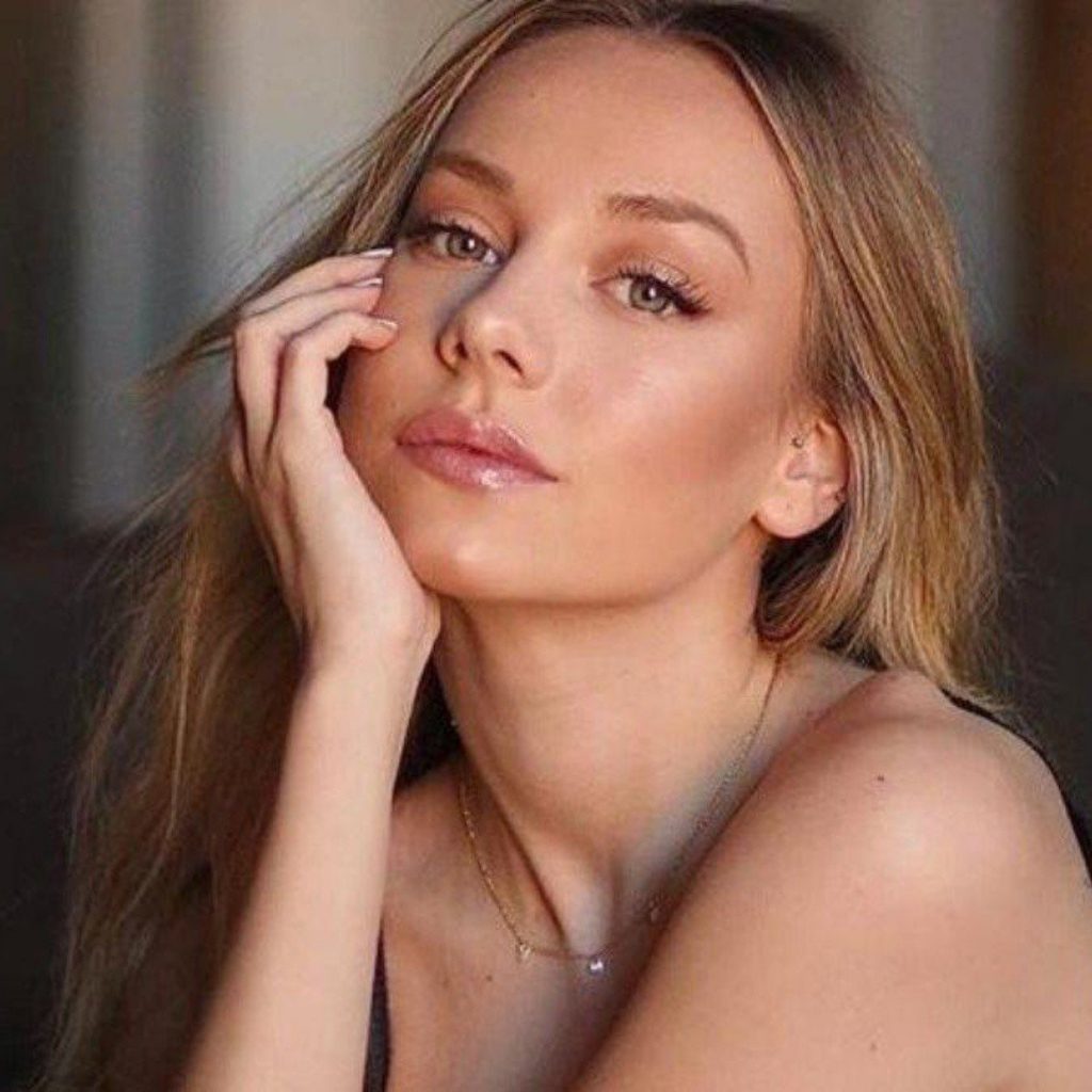Ester Exposito 3