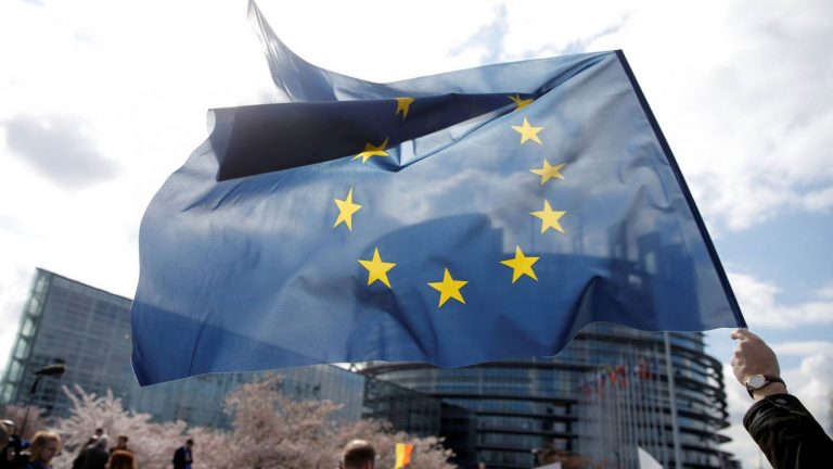 La Eurocámara pide a los países que inviertan más en formación profesional