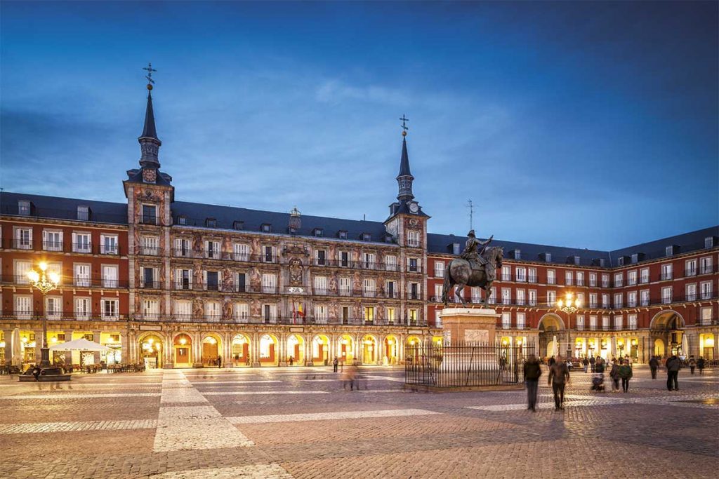 La Plaza Mayor De Madrid, Entre Las Más Bonitas De España