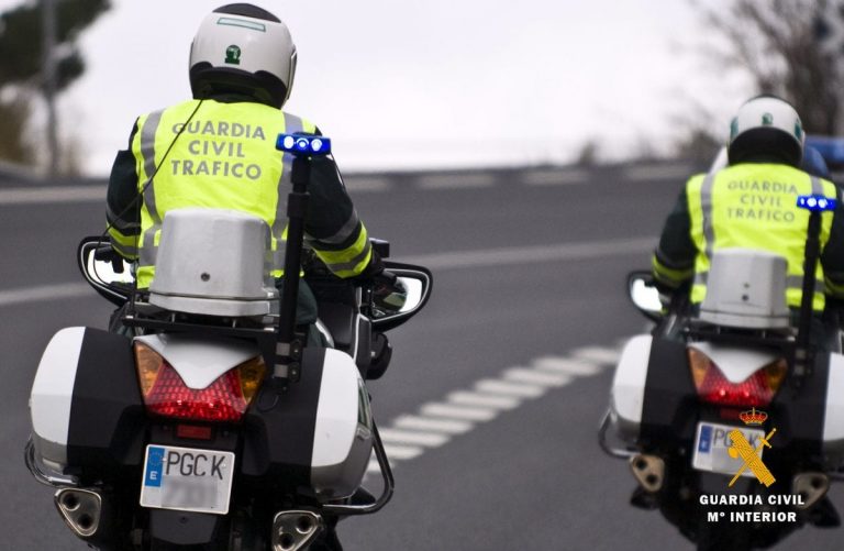 La Guardia Civil investiga a un joven por conducir ebrio y en sentido contrario