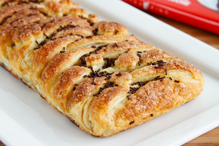 Trenza De Hojaldre Y Chocolate