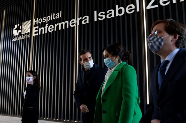 Ayuso inaugura el Isabel Zendal, «un hospital para España»